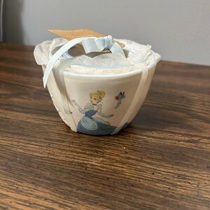 New Rae Dunn Cinderella Measuring cups.